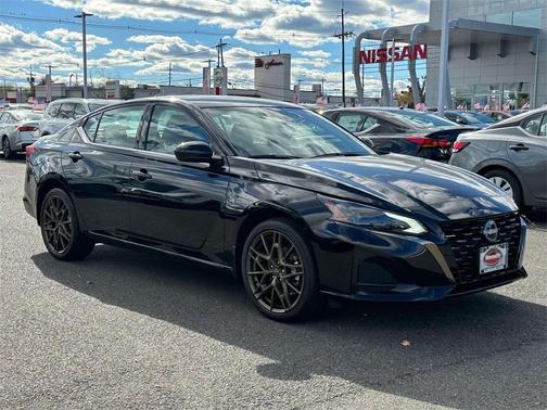 2025 Nissan Altima SR