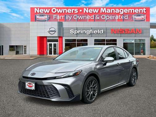 Metal 2025 Toyota Camry SE