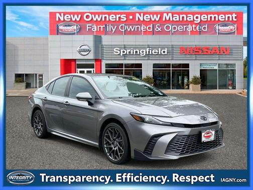 Metal 2025 Toyota Camry SE