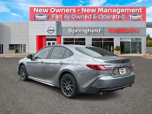 Metal 2025 Toyota Camry SE