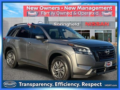 2024 Nissan Pathfinder SV