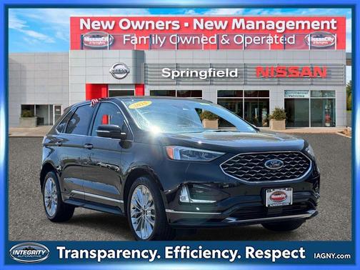 Black Metallic 2022 Ford Edge Titanium