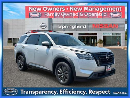 2023 Nissan Pathfinder SV