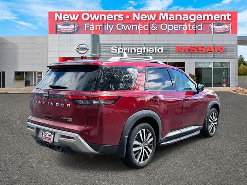 2022 Nissan Pathfinder Platinum