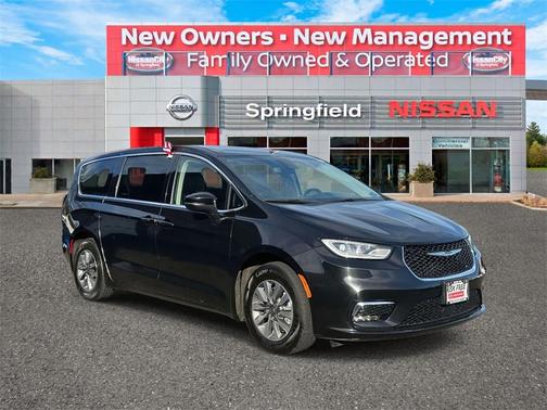 2023 Chrysler Pacifica Hybrid Touring L