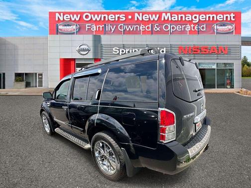 Super Black Metallic 2008 Nissan Pathfinder LE
