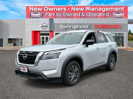 2024 Nissan Pathfinder S
