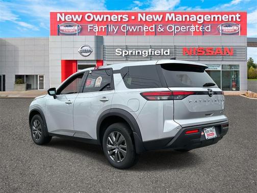2024 Nissan Pathfinder S