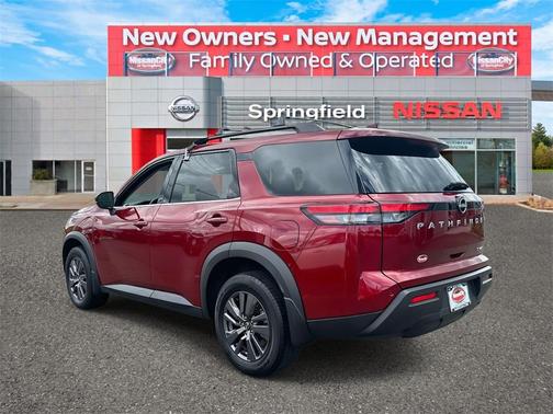 2022 Nissan Pathfinder SV