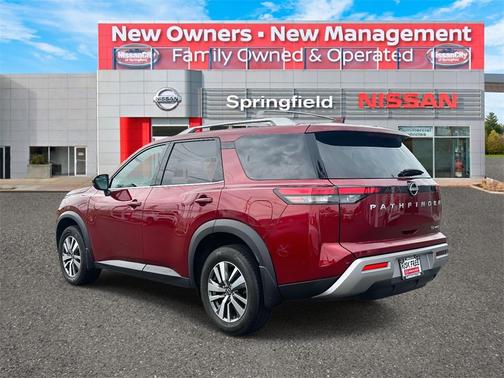 2024 Nissan Pathfinder SL