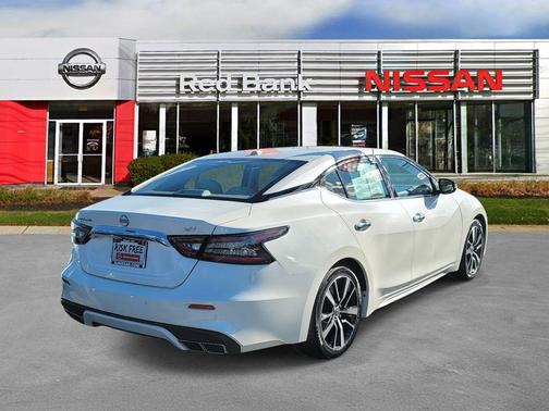 White 2023 Nissan Maxima SV