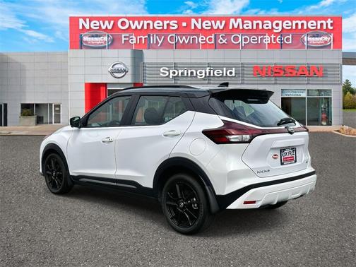 2024 Nissan Kicks SR