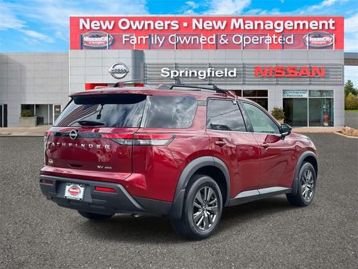 2022 Nissan Pathfinder SV