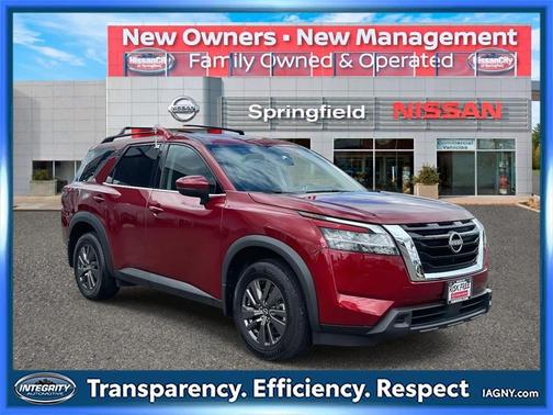 2022 Nissan Pathfinder SV