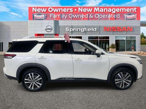 2022 Nissan Pathfinder Platinum