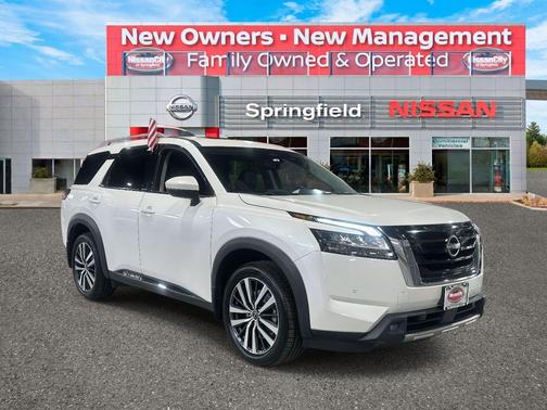 2022 Nissan Pathfinder Platinum