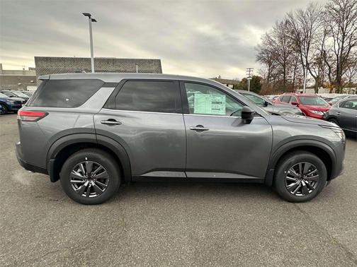 2025 Nissan Pathfinder S