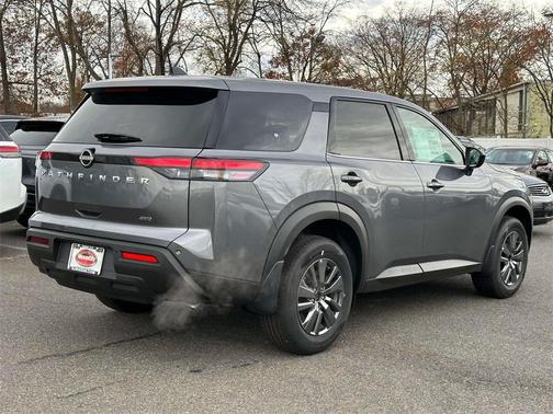 2025 Nissan Pathfinder S