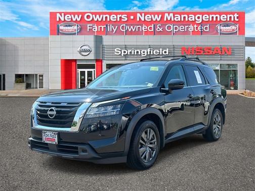 2022 Nissan Pathfinder SV