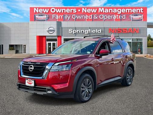 2022 Nissan Pathfinder SV