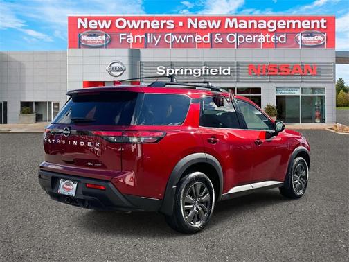 2022 Nissan Pathfinder SV