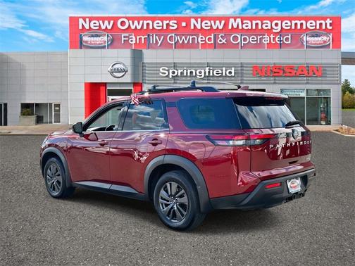 2022 Nissan Pathfinder SV