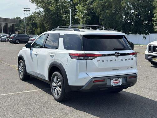 Everest White P 2026 Nissan Pathfinder SL