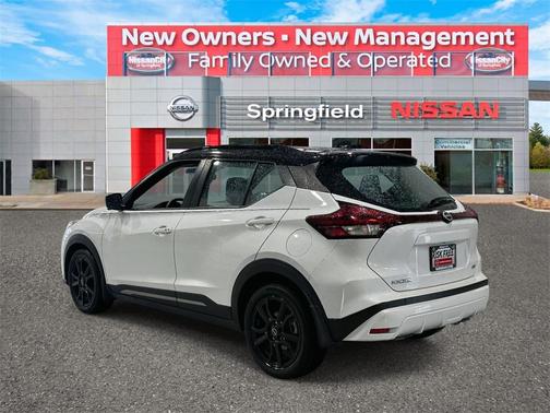 2023 Nissan Kicks SR