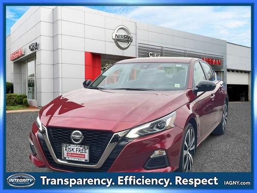 Scarlet Ember 2022 Nissan Altima 2.5 SR