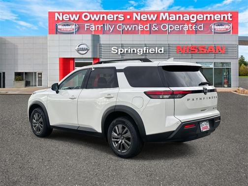2024 Nissan Pathfinder SV