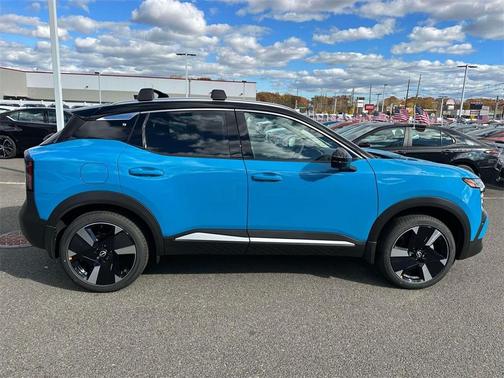 2026 Nissan Kicks SR