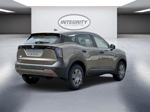 2025 Nissan Kicks S