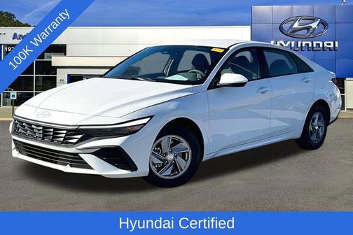 2025 Hyundai ELANTRA SE