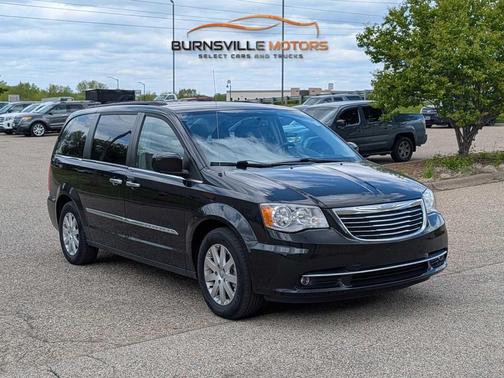 Brilliant Black Crystal Pearlcoat 2015 Chrysler Town & Country Touring