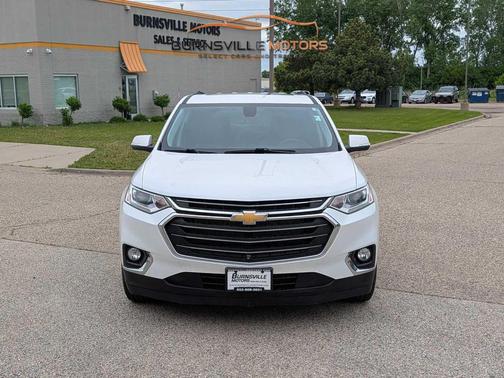 Iridescent Pearl Tricoat 2021 Chevrolet Traverse LT Leather