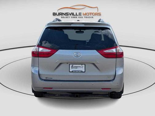 Silver Sky Metallic 2017 Toyota Sienna XLE Premium