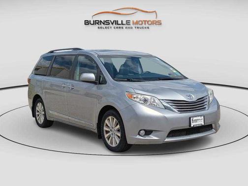 Silver Sky Metallic 2017 Toyota Sienna XLE Premium
