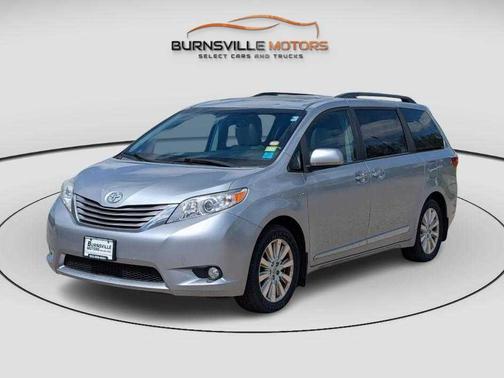 Silver Sky Metallic 2017 Toyota Sienna XLE Premium
