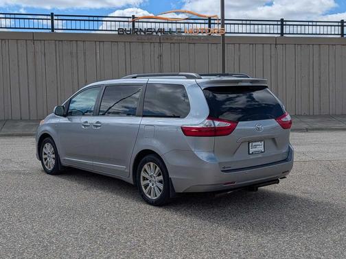 Silver Sky Metallic 2017 Toyota Sienna XLE Premium