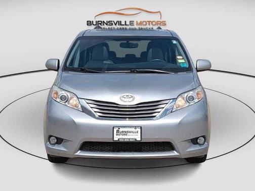 Silver Sky Metallic 2017 Toyota Sienna XLE Premium