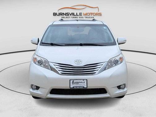 Blizzard Pearl 2014 Toyota Sienna Limited