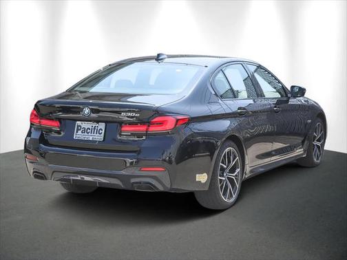 2022 BMW 530e Base