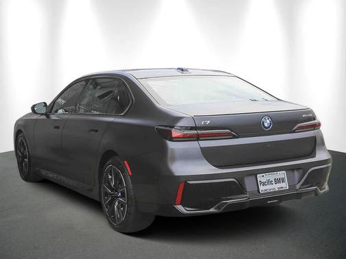 2025 BMW i7 eDrive50