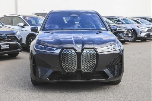 2025 BMW iX xDrive50
