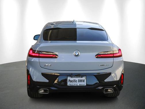 2023 BMW X4 xDrive30i
