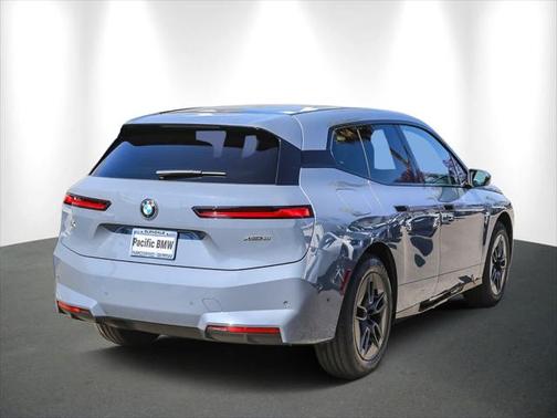 2026 BMW iX xDrive60