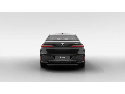 2025 BMW 740 i