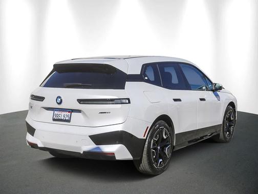 2025 BMW iX xDrive50