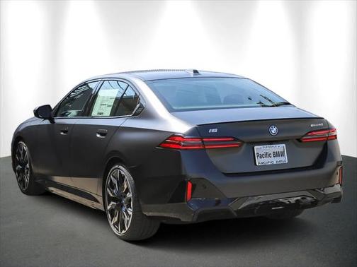 2025 BMW i5 eDrive40