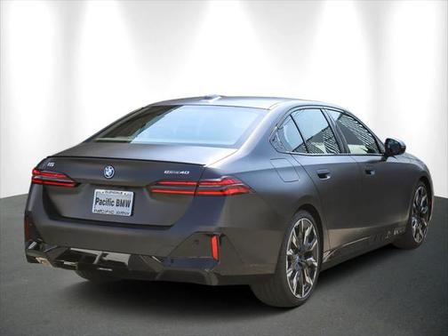 2025 BMW i5 eDrive40
